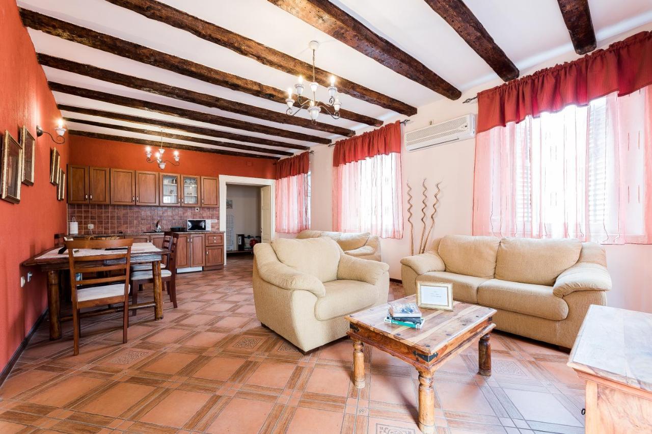 קוטור Apartments Leo מראה חיצוני תמונה